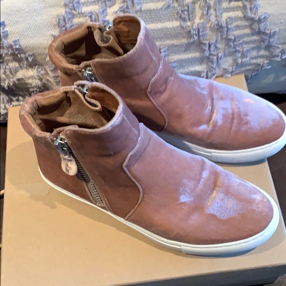 Gentle souls blush crushed velvet booties SZ 8 - Picture 2 of 3
